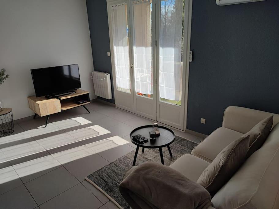 Charmant 2 Pieces A Aubenas 2Etoiles Apartment Exterior foto
